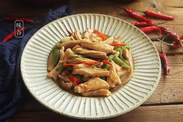 猪身上最贵的部位，健脾胃补气血，口感脆嫩鲜香，好吃到舔盘！