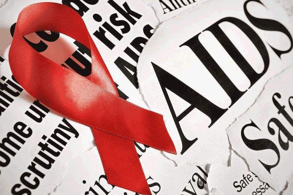 每天10人死于艾滋病,嘴巴出现3 特征 ,病毒已 蓄