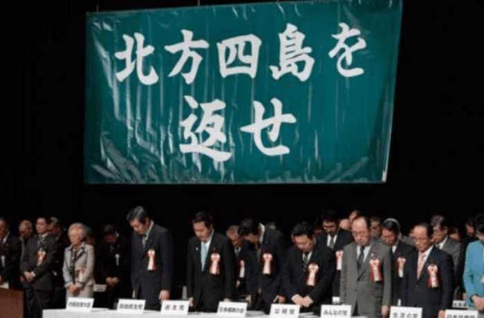 安培与普京彻底撕破脸，武力抢夺北方四岛，八成议员赞同