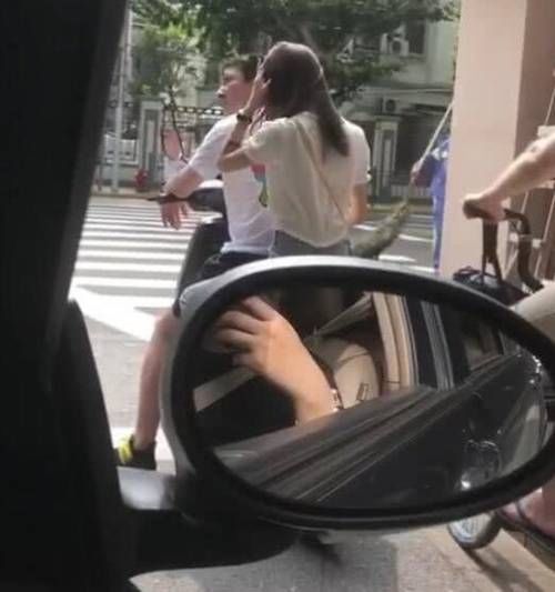太电动气!王天猫街头骑接地车载商城美女,网友白衣情趣用品官网思聪图片