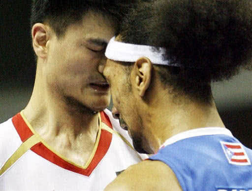 中国男篮打架最狠的是谁?这位拳王一出手球