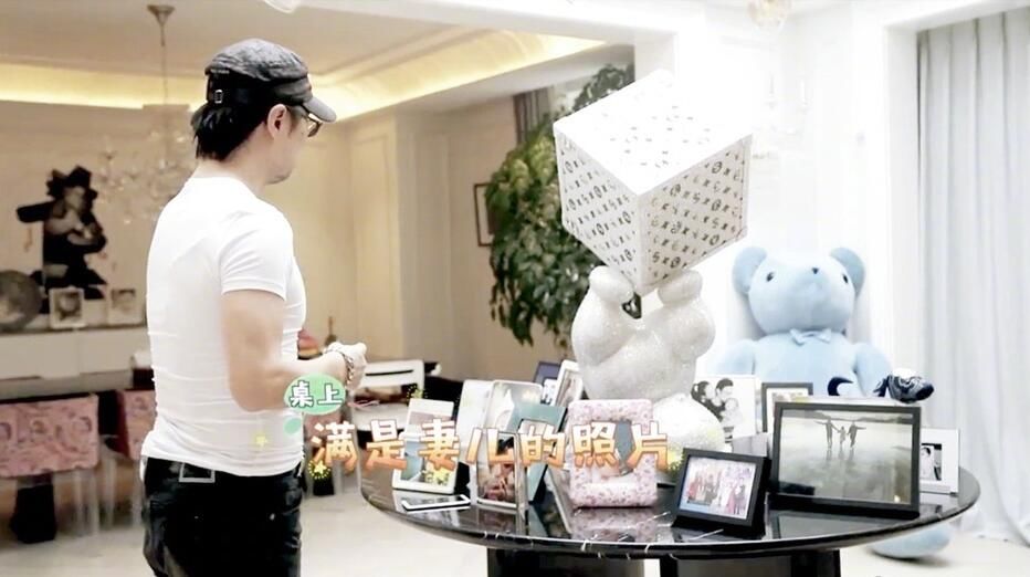 汪峰支教思念家人,章子怡和醒醒合照摆满房间