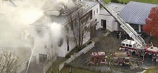 美国科技公司CEO一家四口惨遭灭门 千万豪宅