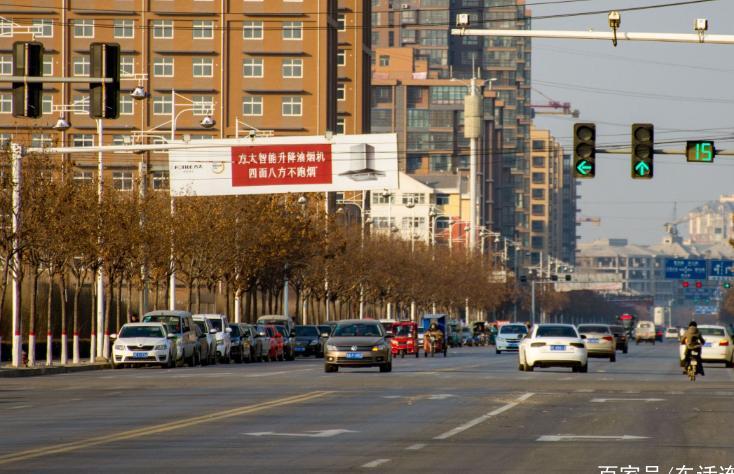 女子开车与电动车相撞,电动车要求赔钱,结果剧