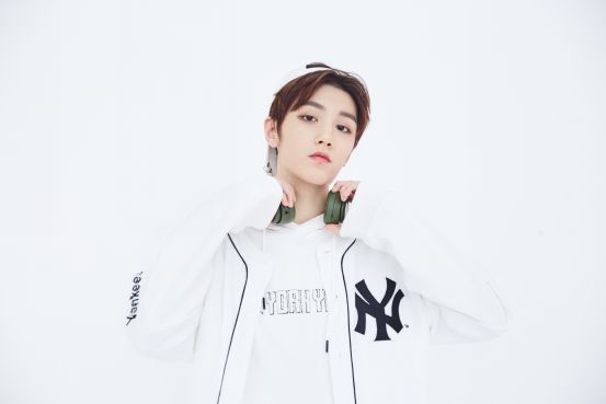 坤音四子起家史 | 深度