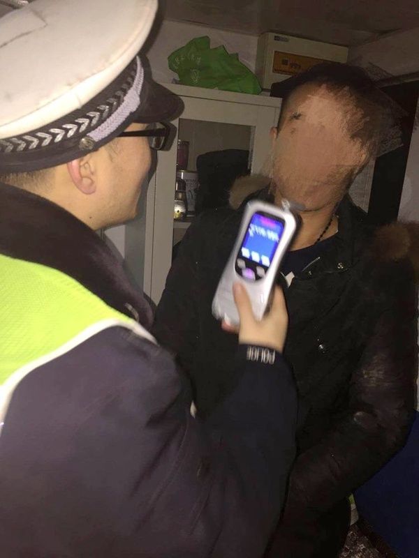 山西省潞城交警大队查获一起无证饮酒驾驶机动