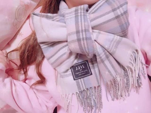 日本女生冬天的围巾打法!大大蝴蝶结秒变少女