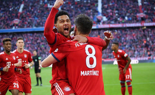 德甲-J罗助攻马丁内斯破门 拜仁1-0暂时追平多