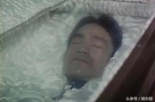 直击李小龙葬礼,妻子披麻戴孝不知其死因,儿子多年后也被射杀! - ljj_1951 - ljj_1951的博客 直击李小龙葬礼,妻子披麻戴孝不知其死因,儿子多年后也被射杀! - ljj_1951 - ljj_1951的博客