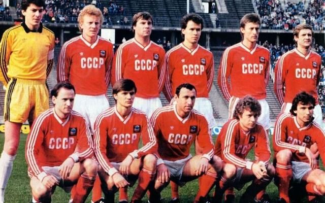 世界杯前说说俄罗斯人的三道杠情结!他们真的