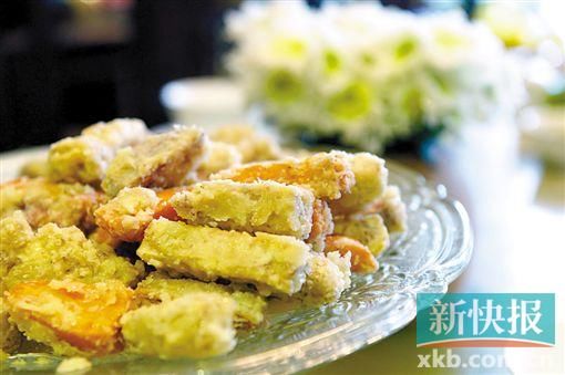 干练潮汕美女巧手烹饪家常味道