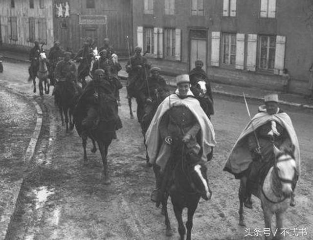 二战法国为何会投降的这么快:衰落的军事与一