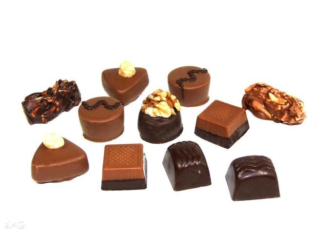 不要再给孩子吃过多的甜食了,现在改过来还不