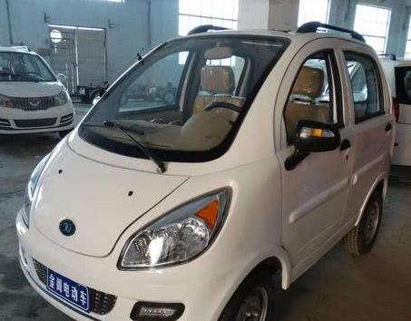 新政策:老年代步车全部取缔!上路将被罚款千元