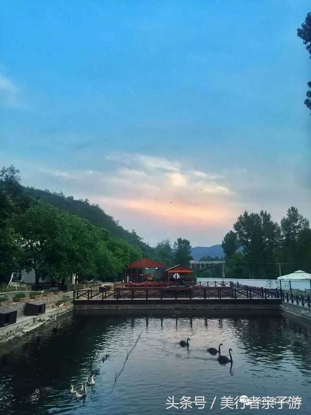 独家｜五一不涨价！人均200+，即可入住长城边儿上的荷塘月色！