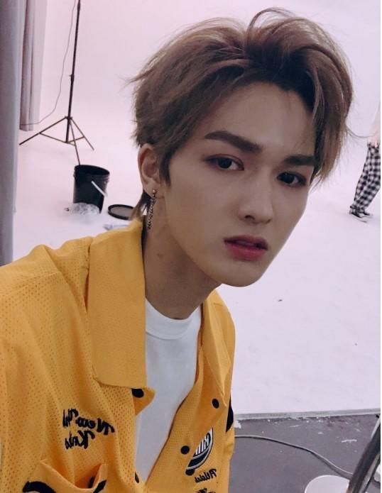 蔡徐坤人气登顶娱乐圈,朱正廷陈立农紧跟其后