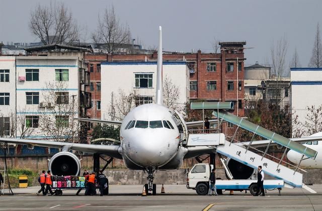 四川达川最大的镇,拥有机场和铁路,还有植物园景区