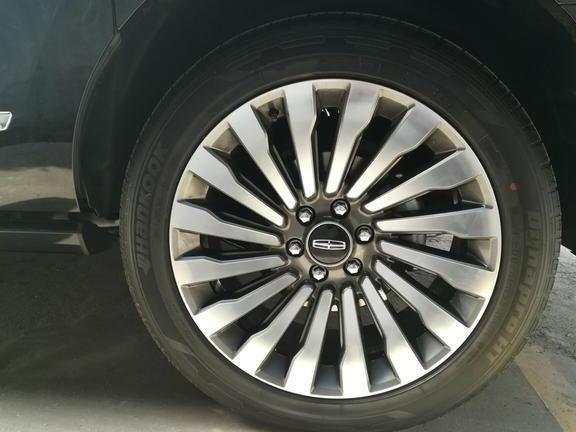 美系大型SUV林肯领航员 霸气于优雅融为一体