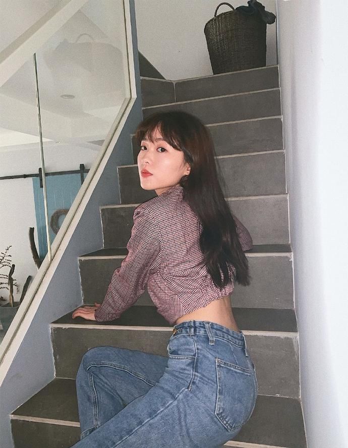 心动的信号3：女生集体晒节日照，女1在家啃月饼，女3瘦到犯规