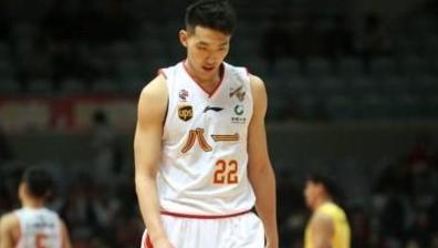 CBA里程碑罚单:青岛因阴阳合同被重罚 还记得