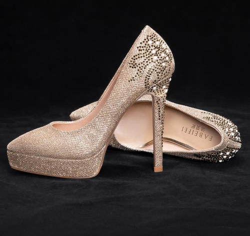 19年结婚一定要穿的水晶鞋,没有王子,依然是