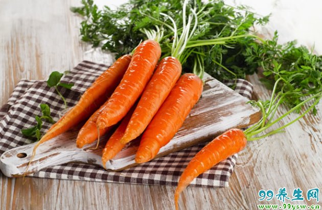 胡萝卜营养价值丰富,但和它一起吃,会伤害你的