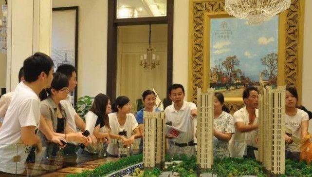楼市掉入了冰窟窿, 不少人出不来了! 数百万的房子无人问津