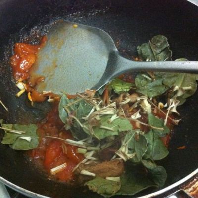 泰式冬阴功金针菇肥牛汤