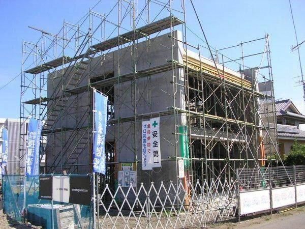 日本人自建房屋首先也要祭拜一下 交房结果小编服了