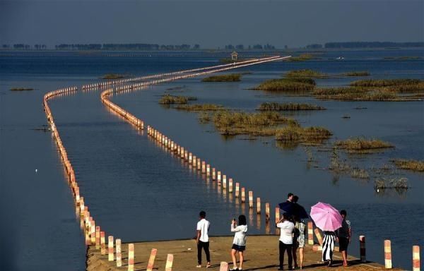 中国有条最任性公路，一言不合就沉入水底最美水上公路