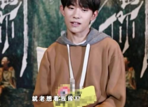 易烊千玺才叫挨打专业户吧？看他演过的角色，连拍音乐MV都有打戏