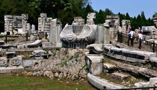 83岁老人花三百亿重建圆明园,曾遭专家反对,现在已经快要完工了