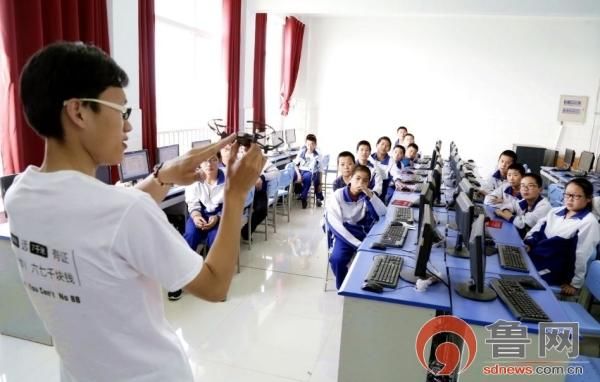 黄河口中学开展丰富多彩的课外活动