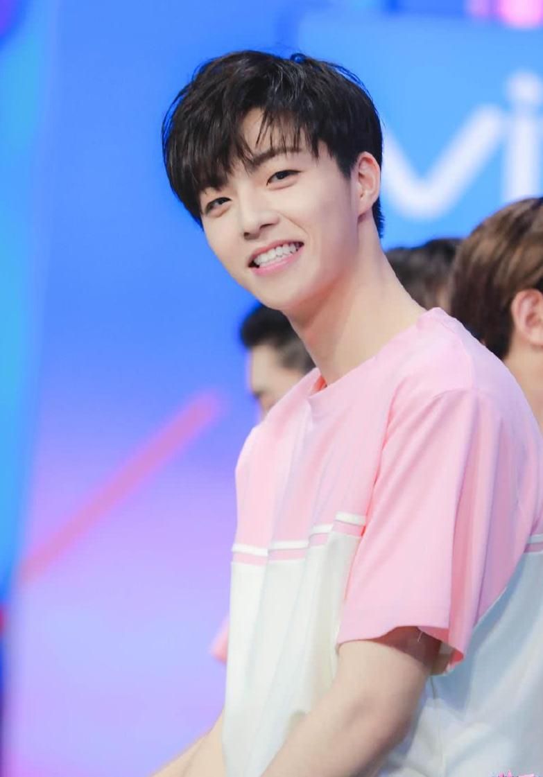 图解百分九名字适合倒着念的成员:范丞丞上榜