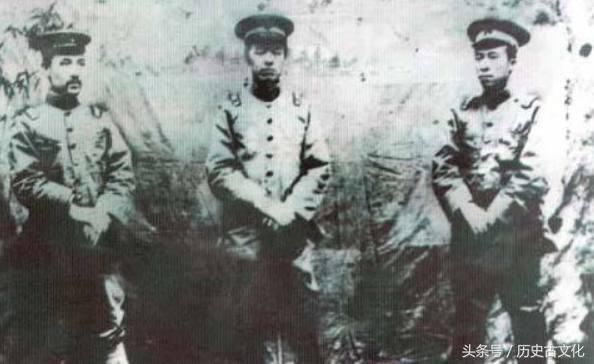 一群流氓组成的军队,天天就知道坑害老百姓,面对日军:血战到底