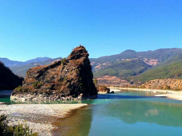 春节你们忙着拜年，他们却在春暖花开的地方尽享雪山