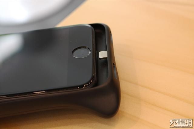 为王者而生,为荣耀而战:撸撸宝游戏充电手柄开