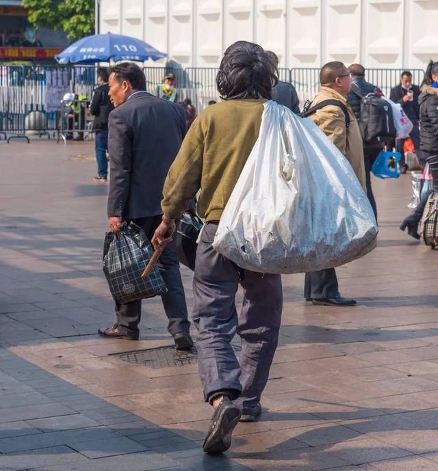 秒掉20万人就挤爆的深圳北站！！！广州火车站，是检验春运效率的