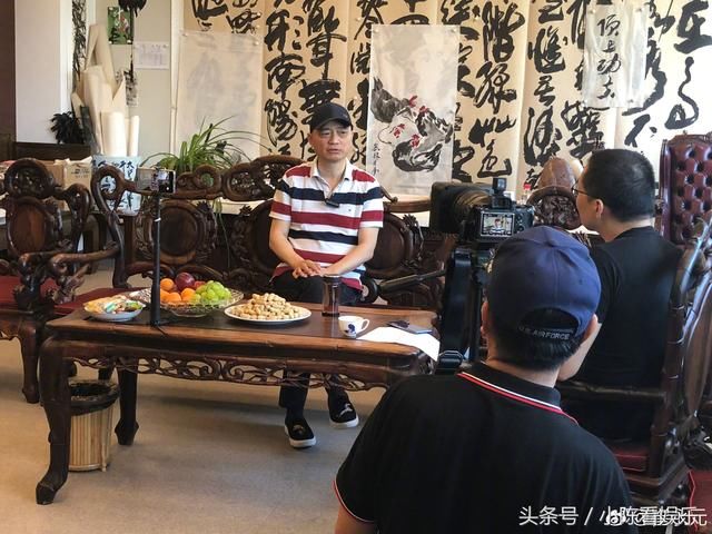 崔永元再发文:今天讲了一天在网上铲屎的经过