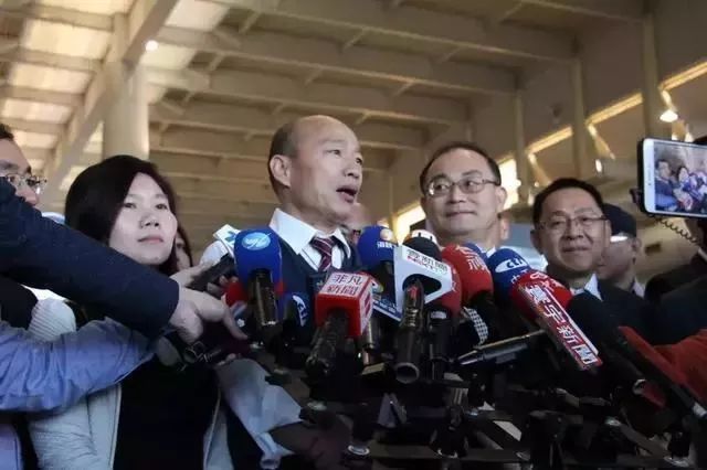 赚钱VS撒钱!韩国瑜与蔡英文的不同出访路