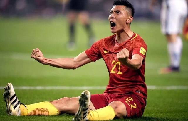 中国杯卡帅自毁武功弃用三大中锋!国足对阵泰