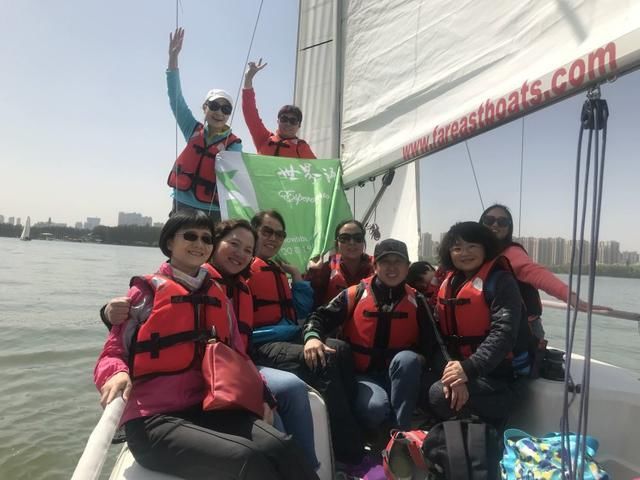 快乐周末:磨山赏花徒步、 游船观东湖美景、帆船运动体验