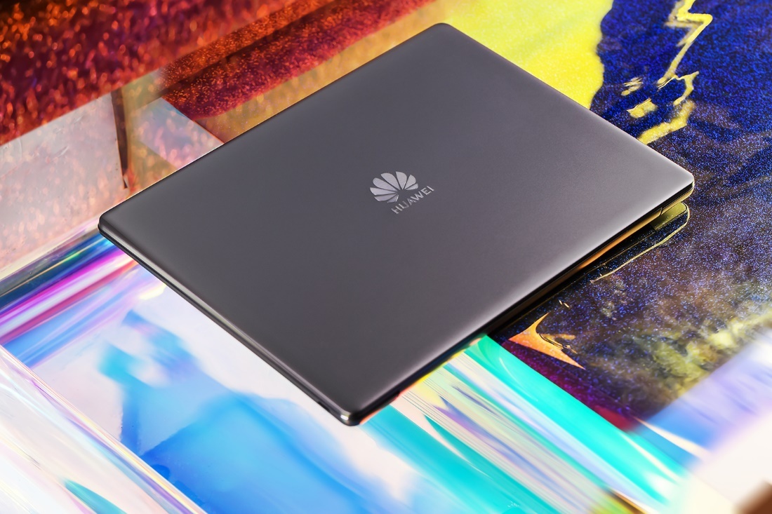 家人团聚爱在一起 华为MateBook 13笔记本更