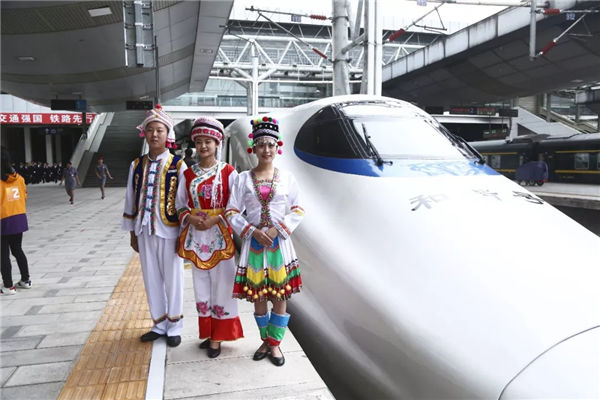 一路向西!昆明到大理动车时速200公里 票价和