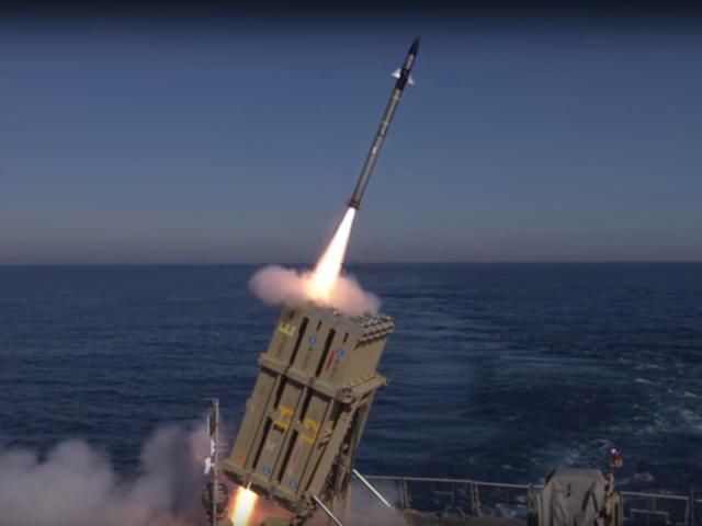 刚刚，45枚火箭弹突袭以色列，铁穹防御系统为何只拦截到7枚?_【快资讯】