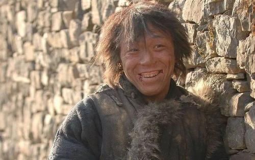 她被黄渤追求13年，成名后对她依旧不离不弃，如今45岁被黄渤宠上天！