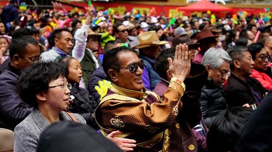 巴拉格宗第三届音乐节开唱 众星唱出 \＂大山情怀\＂