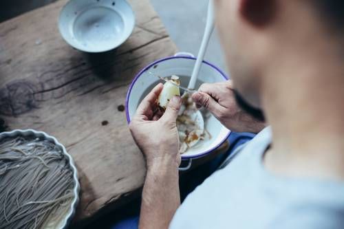 结婚买不起房，这对夫妻在北京找了一个院子，过上何炅、黄磊都向