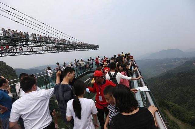 重庆旅游五一爆棚 商家感叹只恨接待能力有限