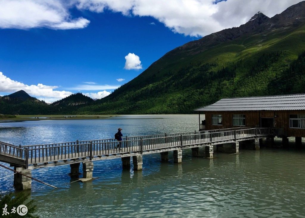 西藏昌都,然乌湖海拔3850米,来古冰川为世界三